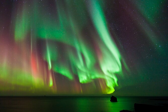 #1 Northern Lights Tour In Iceland from Reykjavik with PRO photos - Waiting in the cold, with hot chocolate nearby