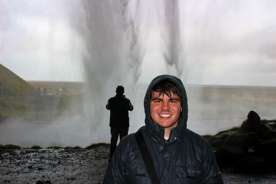 2-Day South Coast, Blue Ice Cave, Glacier Lagoon Tour - Diamond Beach and the black-and-white contrast