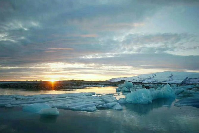3 Days Tour - Golden Circle, Southcoast & Jökulsárlón Glacier Lagoon - Day one: tectonic drama and the Golden Circle