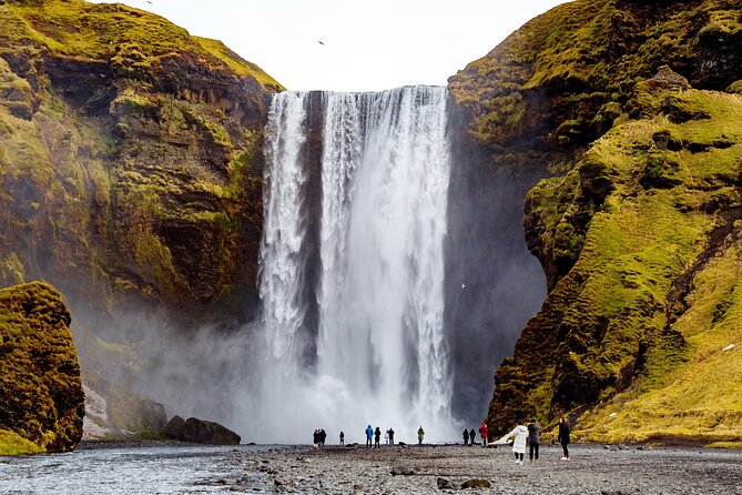 4-Day Iceland: Golden Circle, South Coast, Volcano Hike & Northern Lights - Day two: black sand, floating ice, and Diamond Beach