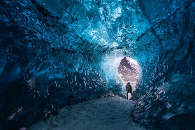 4 Day Northern Lights Adventure - Ice Caves & 4x4 Super Jeeps - Day 3: Þórsmörk, Eyjafjallajökull, and real off-road travel