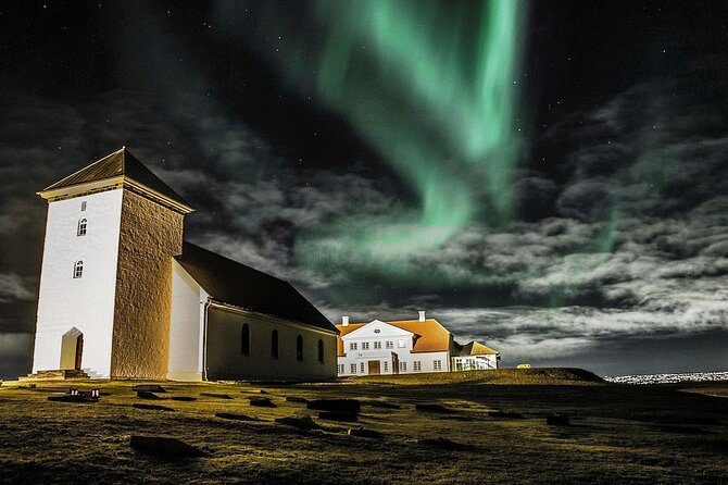 4 Hours Northern Lights Private Luxury Tour - What your guide adds to the night