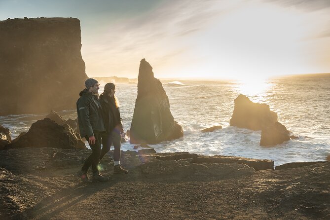 6-day Ultimate Iceland Tour: Photography and Northern Lights - Day 1: Reykjanes begins with plates, cliffs, and fresh lava