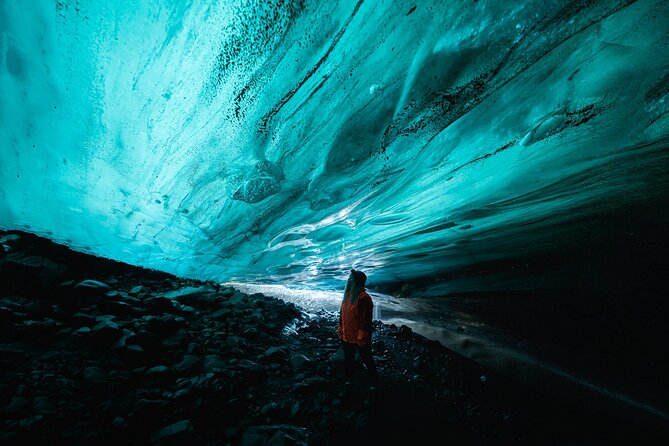 8-Day Small Group Tour Around Iceland from Reykjavik - Day 3: Icebergs, Diamond Beach, and the Crystal Ice Cave