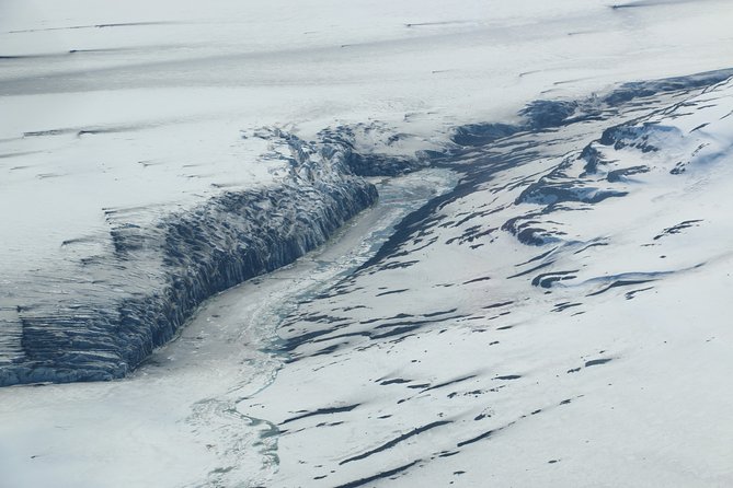 Airplane Flight over Vatnajökull Volcanic Eruption Sites - Why seeing Vatnajökull from the air matters