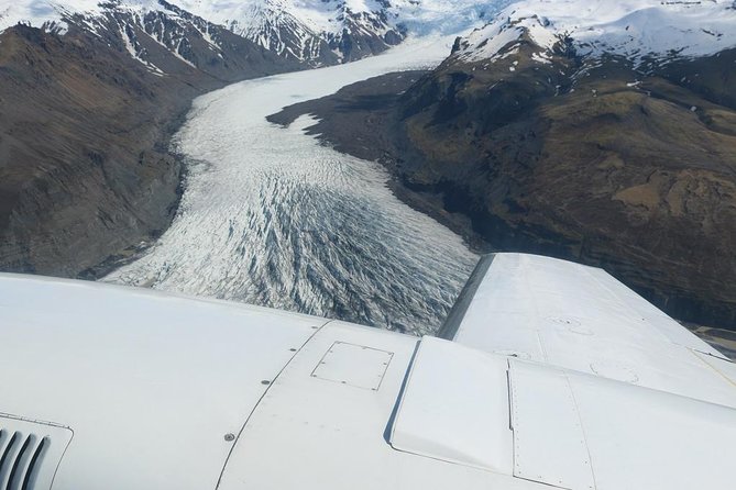 Airplane Flight over Vatnajökull Volcanic Eruption Sites - Who will enjoy this flight most