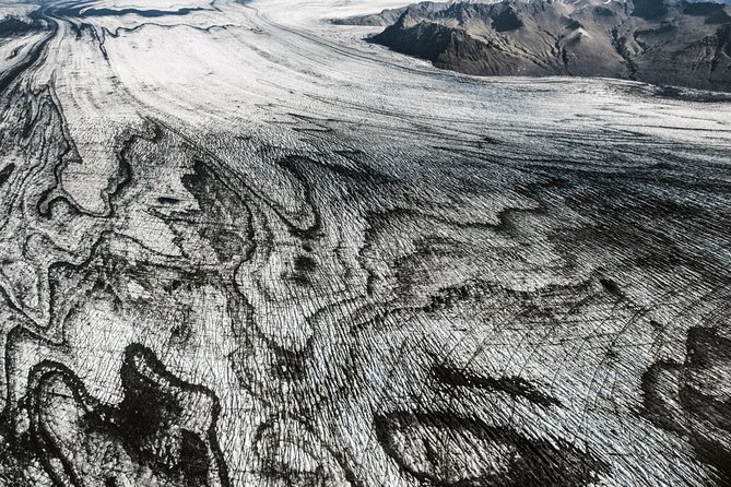 Airplane Sightseeing flight over Laki craters and highland - Weather, flexibility, and the risk of a changed route