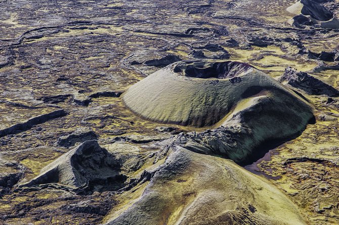 Airplane Sightseeing flight over Laki craters and highland - Crossing Skeiðarárjökull and the Vatnajökull ice sheet