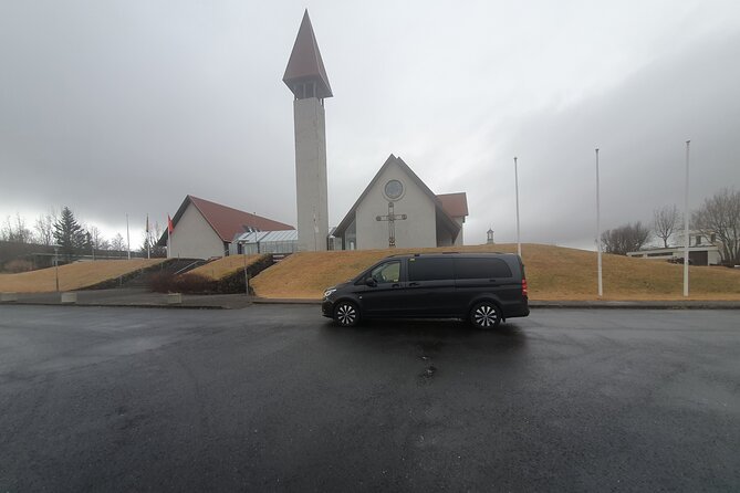Airport Transfer - Landing at Keflavik and finding your driver