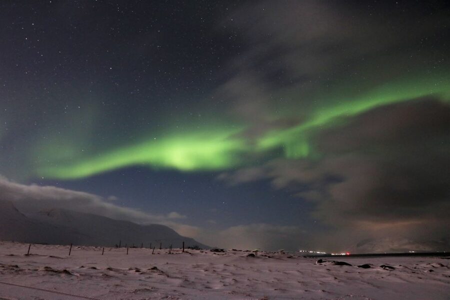 Akureyri: Hunt for the Northern Lights Photography Tour - Stargazing beyond the Northern Lights