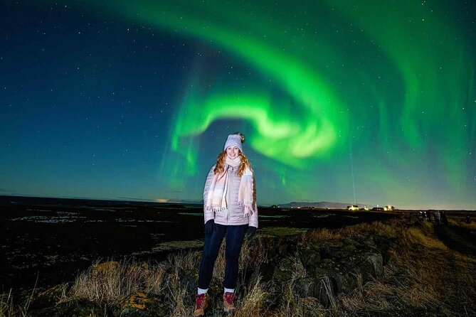 Award Winning Private Northern Lights Tour with All Inclusive - Warm clothing, drinks, and Icelandic snacks