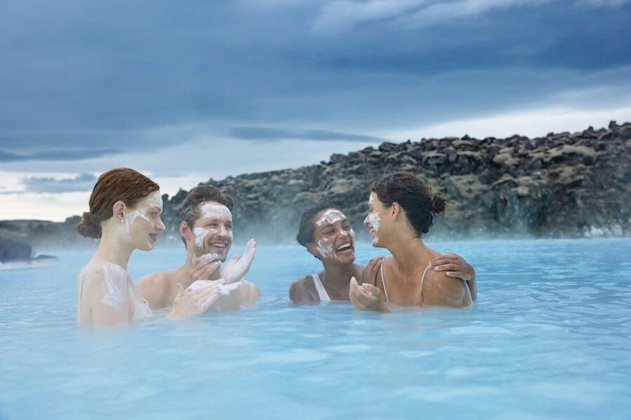 Blue Lagoon: Premium Admission with Drinks and Face Masks - Changing rooms and the first step into the water