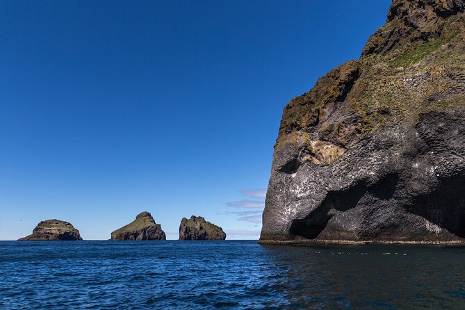 Boat Tour in Vestmannaeyjar - The Sea Cave and Elephant Rock