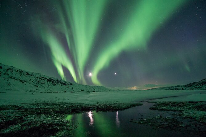 Cozy Northern Lights Tour with Icelandic Treats - Why this Reykjavik aurora hunt is worth considering