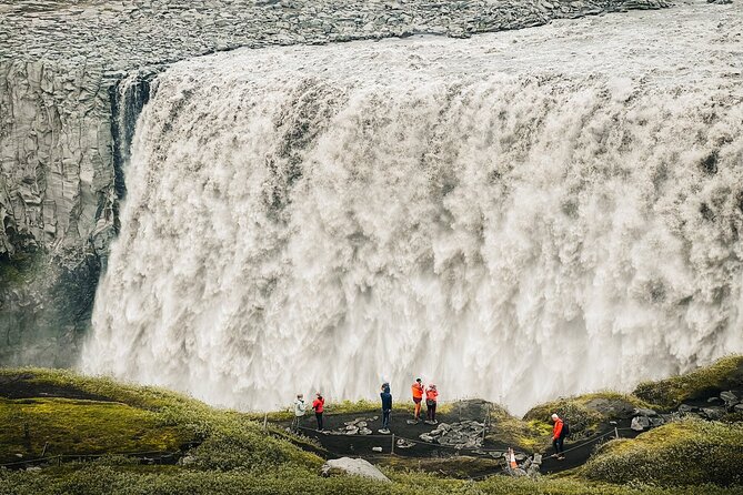 Cruise Tour Godafoss and Myvatn Lake and Dettifoss Small Group - Grjótagjá Cave sits between two tectonic plates