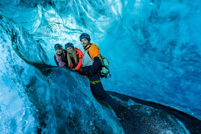 Crystal Blue Ice Cave - Super Jeep From Jökulsárlón Glacier Lagoon - Guides make the difference