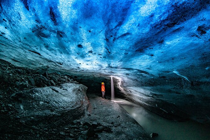 Crystal Ice Cave & Super Jeep Tour from Jökulsárlón - Guides, group size, and the human side