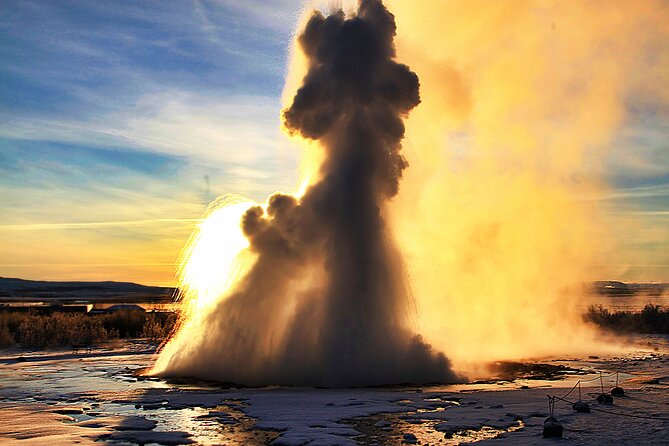 Day Trip to the Golden Circle and Blue Lagoon from Reykjavik - Kerið crater, with admission extra