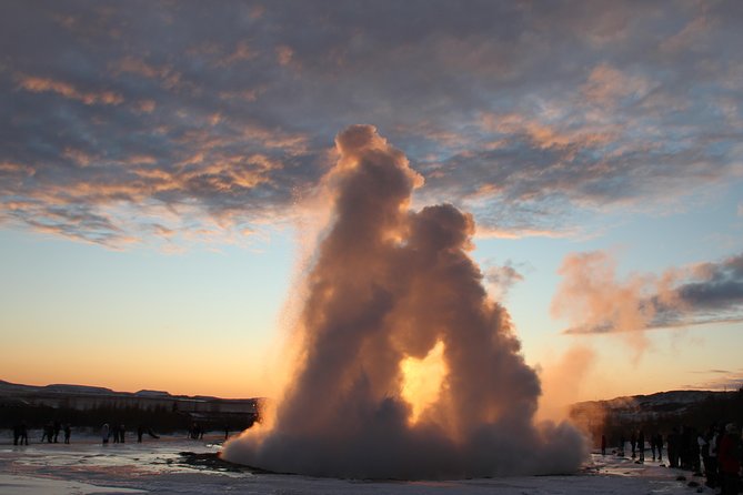 Day Trip to the Golden Circle and Hot spring Geyser by 4WD Jeep from Reykjavik - A guide-led day with room to breathe