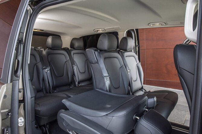 Departure by Luxury Van Reykjavik City to Reykjavik Airport KEF - The real benefit is the early-hour service