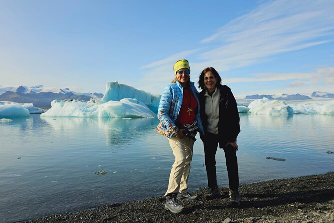Diamond Beach & Jökulsárlón Floating Glacier Guided Day Tour - Jökulsárlón Glacier Lagoon and the moving ice