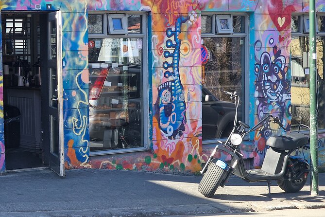 E-Scooter Rental - Explore Reykjavík on your own - Getting comfortable before the first block