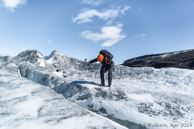 Easy Hike on Sólheimajökull Glacier - Learning to use crampons and an ice axe