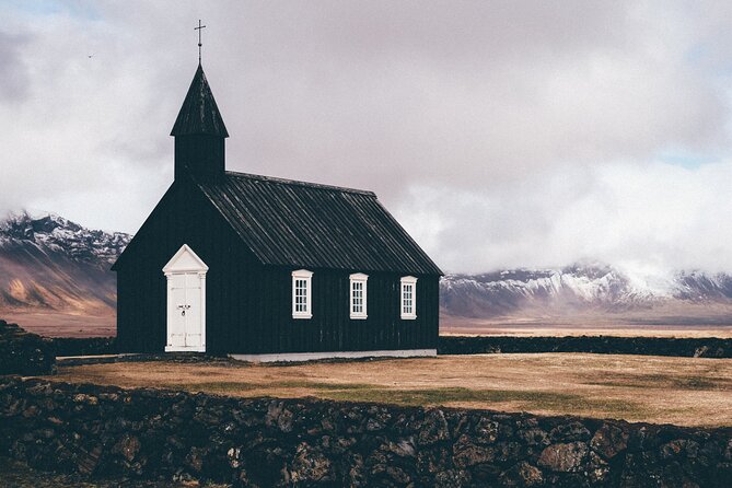 Epic Snæfellsnes Adventure with Lava Cave Small-Group Day-Tour - Kirkjufell: Iceland’s famous mountain in person