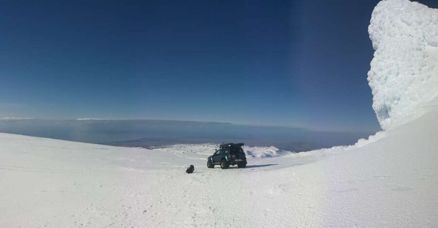 Eyjafjallajökull Volcano and Glacier Jeep Tour - Climbing the snowy slopes by 4x4