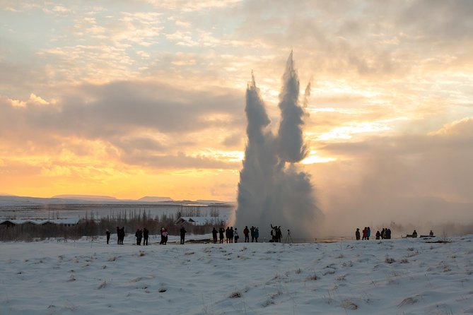 Fontana Geothermal Spa and Golden Circle Tour From Reykjavik - What to bring for the spa and the Icelandic road