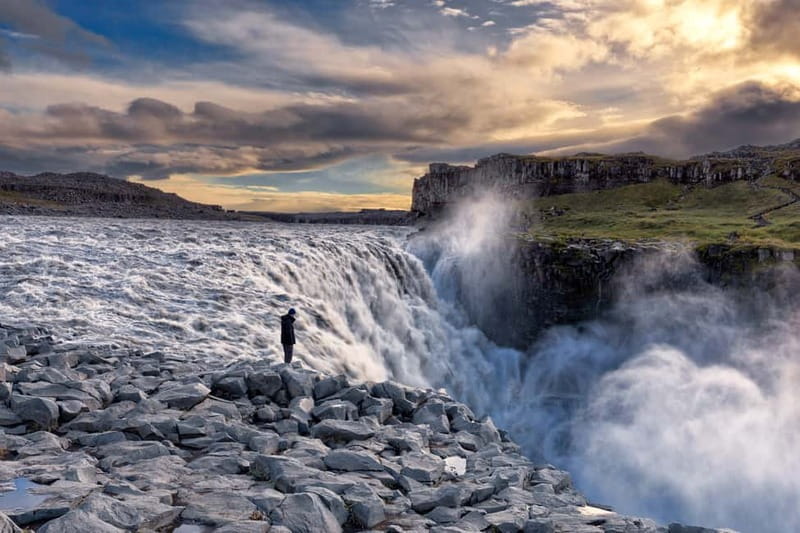 From Akureyri Port: Diamond Circle Guided Day Trip w/ Lunch - Goðafoss: a strong opening stop