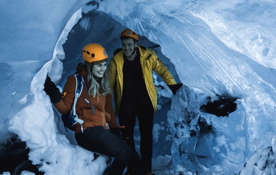 From Jökulsárlón: Crystal Blue Ice Cave Super Jeep Tour - What to wear and carry