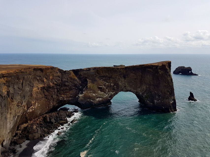 From Reykjavík: 4, 5, 6 or 7-Day Small-Group Ring Road Tour - The guide, vehicle, and daily pace