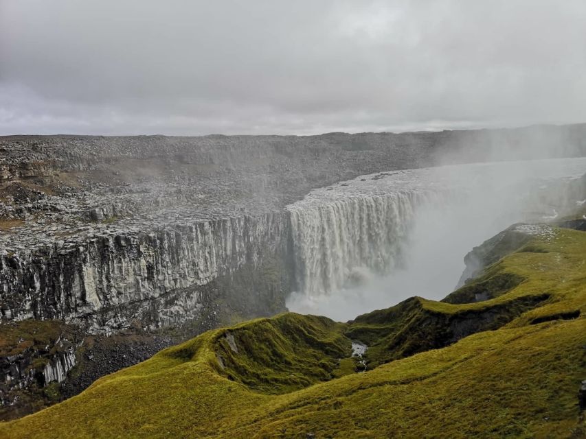 From Reykjavík: 4, 5, 6 or 7-Day Small-Group Ring Road Tour - Day one: waterfalls, black sand, and geothermal bread
