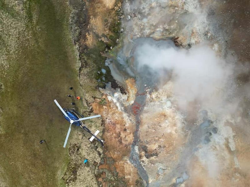 From Reykjavik: Fire And Ice Helicopter Tour with 2 Landings - Þingvellir National Park from the air