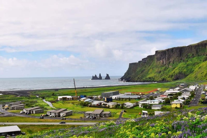 From Reykjavik: Glacier Lagoon and Fjaðrárgjúfur Canyon Tour - Jökulsárlón: give yourself time to watch the ice