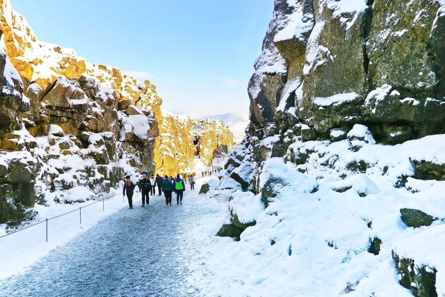 From Reykjavik: Golden Circle and Northern Lights Tour - Geysir: waiting for Stókkur to blow