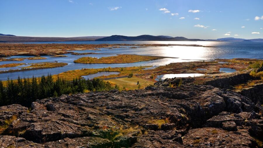 From Reykjavik: Golden Circle & Secret Lagoon Guided Tour - Geysir and the sudden burst of Strokkur