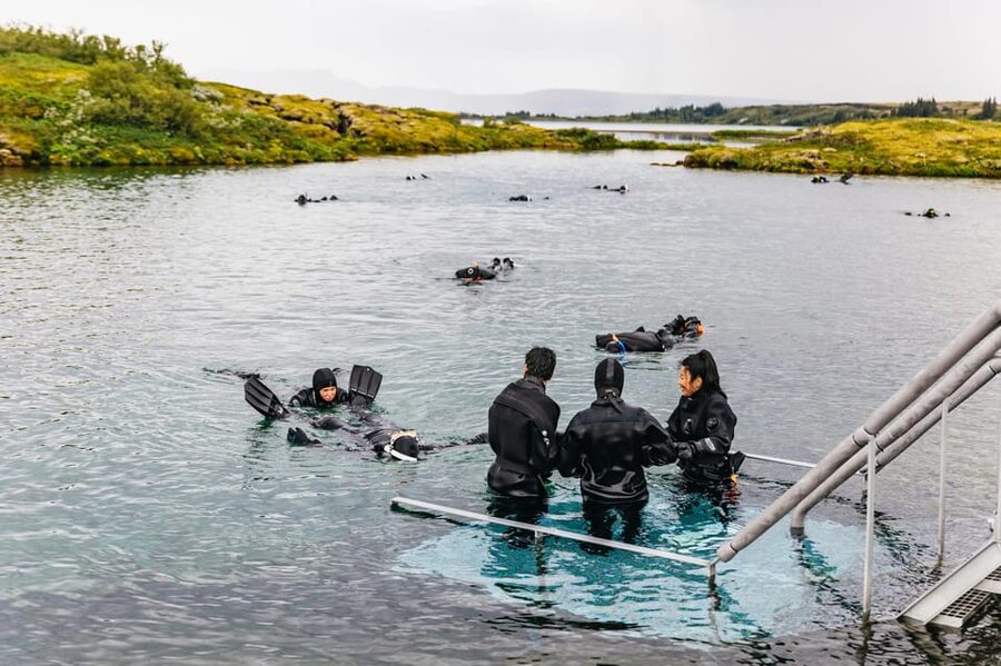From Reykjavík: Golden Circle Tour and Silfra Snorkeling - How to prepare for the cold-water session