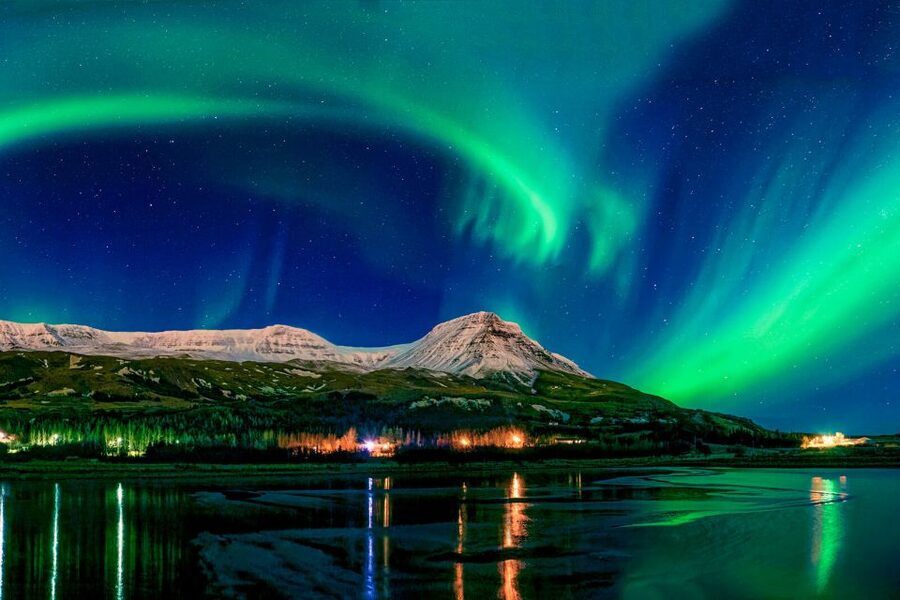 From Reykjavik: Northern Lights Chase with Expert Guide - Leaving Reykjavik after dark