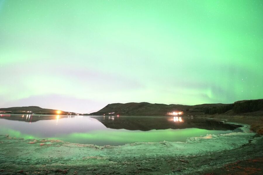 From Reykjavik: Northern Lights Hunt Super Jeep Tour - Hot chocolate, rum, and kleinur