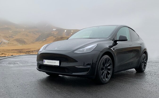 From Reykjavik: Private Golden Circle Iceland Day Tour - Why this private Tesla tour costs so much