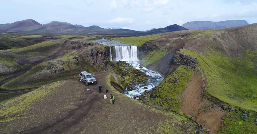 From Reykjavik: Private Landmannalaugar & Hekla Jeep Tour - Who should choose this 10-hour Iceland tour?