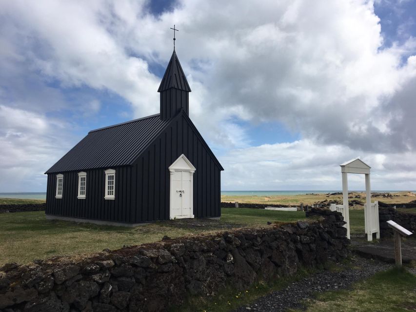From Reykjavik: Snæfellsnes Full-Day Tour with Homemade Meal - Ytri Tunga and the chance to see seals