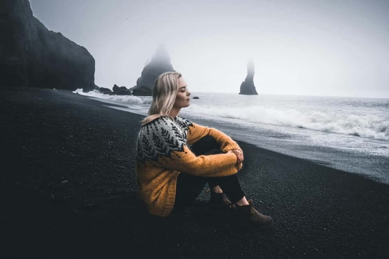 From Reykjavík: South Coast Highlights Day Tour - Vík: a short pause with big views