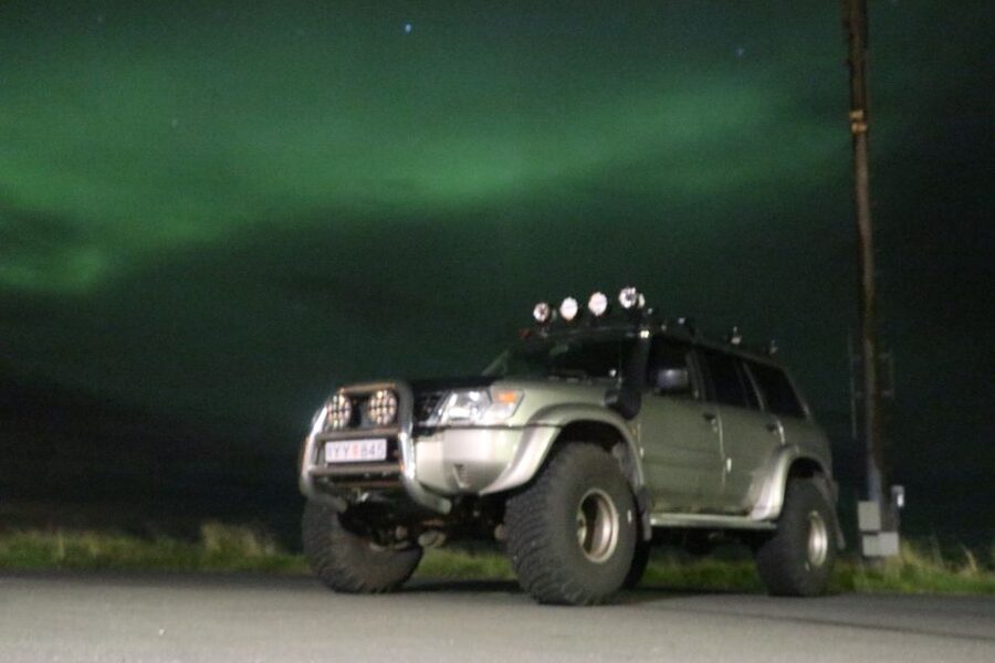 From Reykjavík: Spot the Northern Lights with Snacks & Drink - Leaving Reykjavík for Iceland’s winter darkness