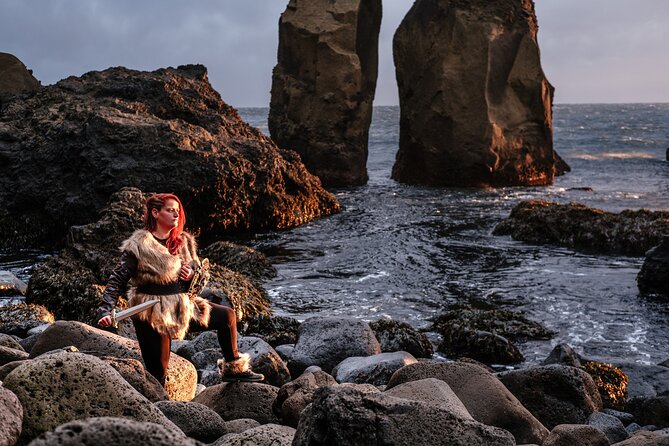 Full-Day Private Tour with Photography Secret Spots of Iceland - Reykjanes Lighthouse and the ocean horizon