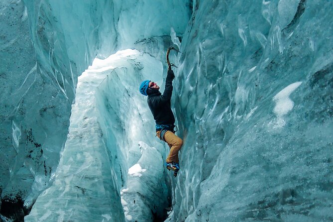 Glacier Adventure at Sólheimajökull Private Tour - How the guide shapes the experience