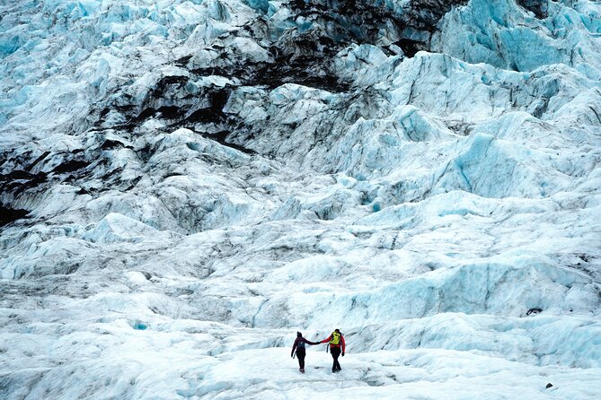 Glacier and Ice Cave Private Photoshoot - 15 Shot Photo Package - Meeting at Jökulsárlón at noon