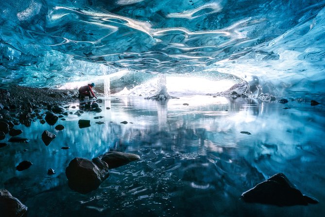 Glacier and Ice Cave Private Photoshoot - 15 Shot Photo Package - What to wear for five hours on the ice